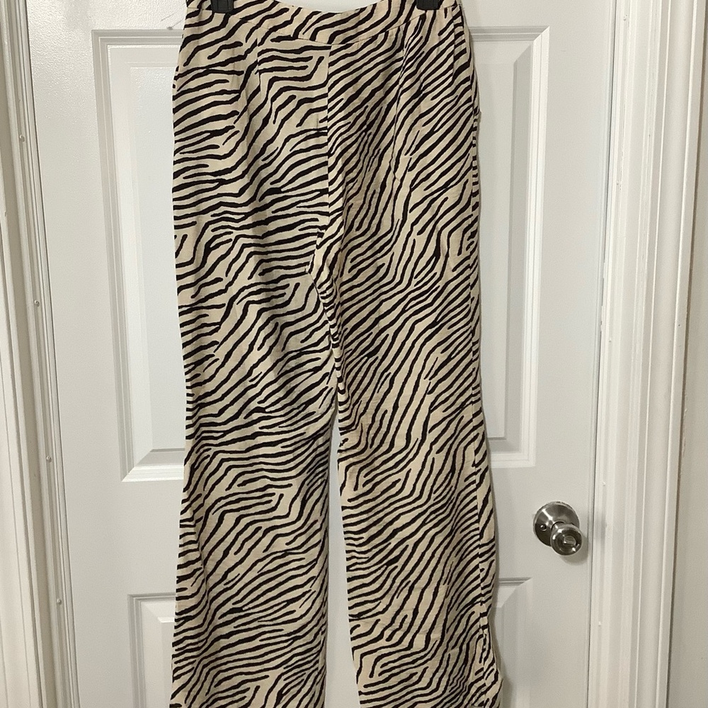 Sincerely Jules Black and Cream Zebra Wide-Leg Pants - Picture 5 of 12